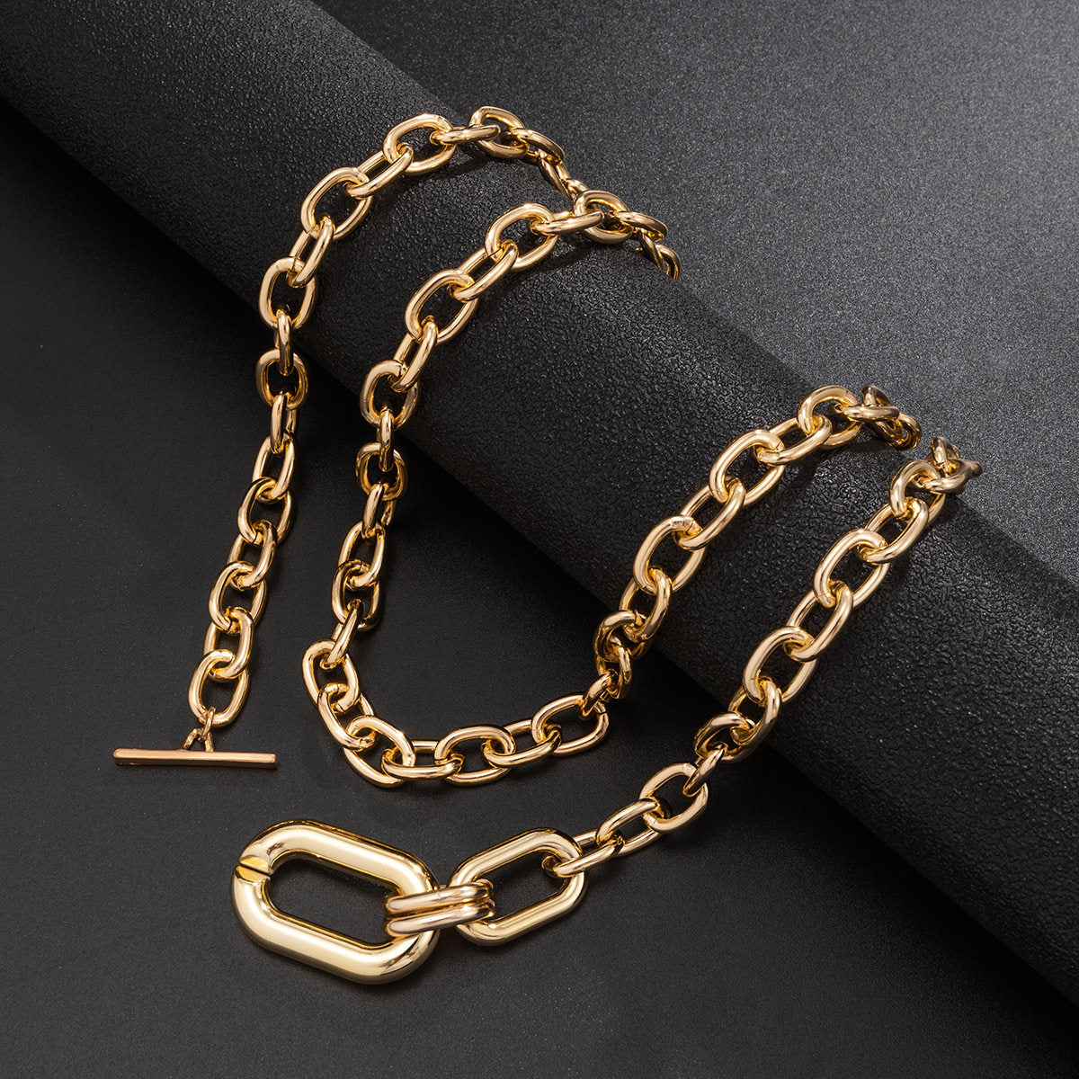 Aluminum Geometric Metal Buckle Chain - Image 4