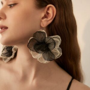 Black/White Flower Mesh Earring